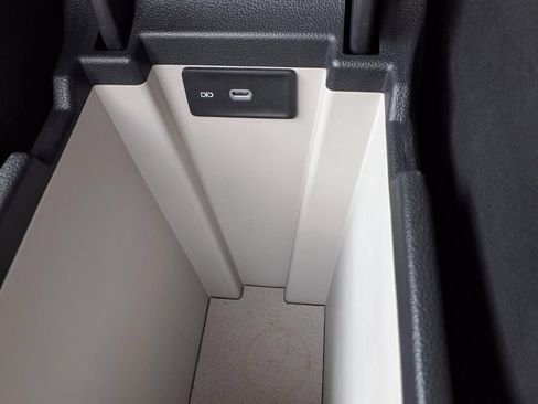Used 2024 Volkswagen Jetta SE FWD image 11