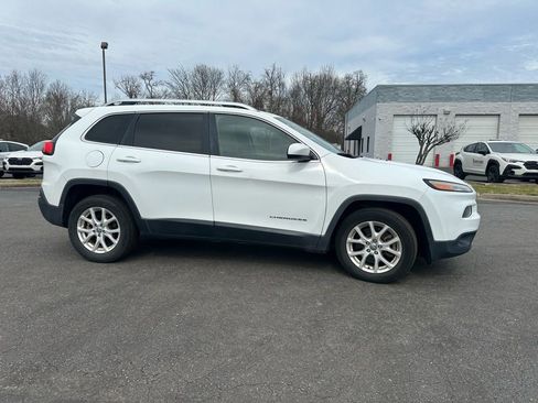 Used 2015 Jeep Cherokee Latitude image 4