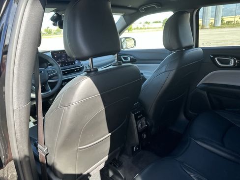 Certified 2023 Jeep Compass Limited AWD/4WD image 22