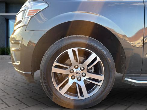 Used 2023 Ford Expedition Max Limited image 22
