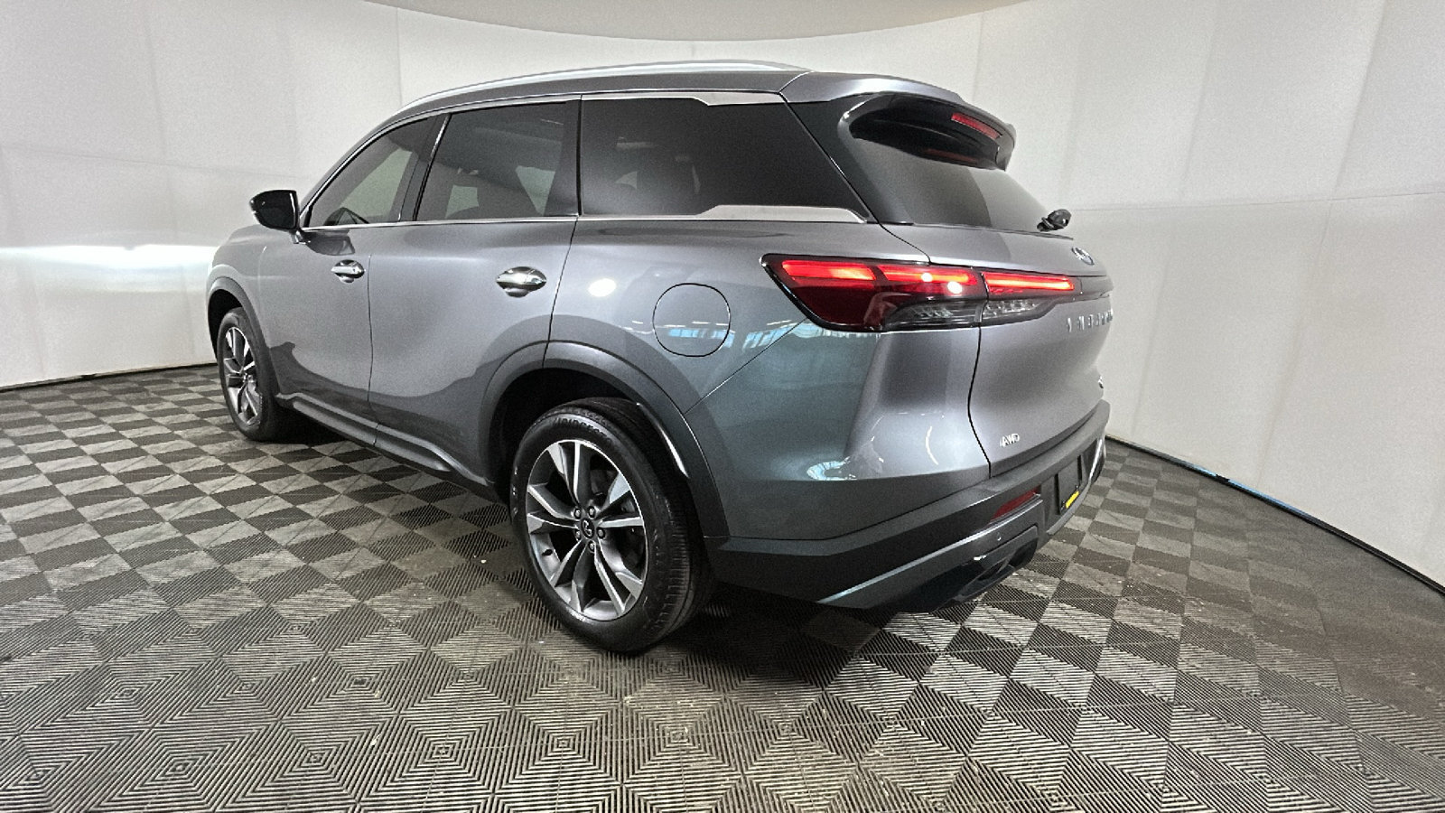 Used 2024 INFINITI QX60 Luxe AWD/4WD image 4