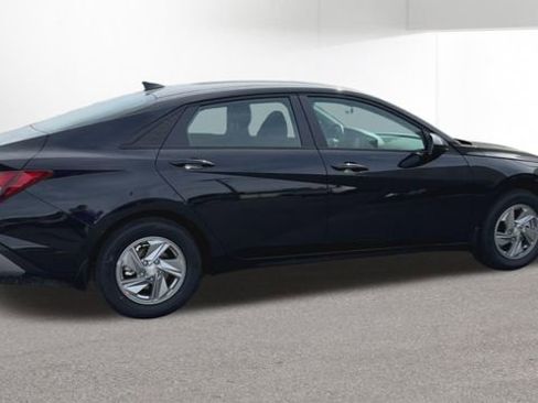 New 2026 Hyundai Elantra SE FWD image 10