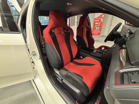 Used 2017 Honda Civic Type R image 5