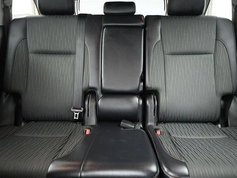Used 2019 Toyota Highlander Plus AWD/4WD image 27