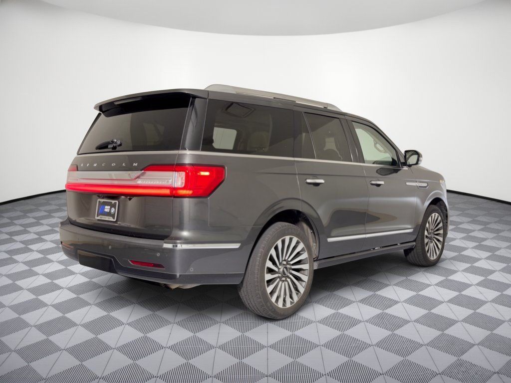 Used 2018 Lincoln Navigator Reserve w/ Technology Package AWD/4WD image 9
