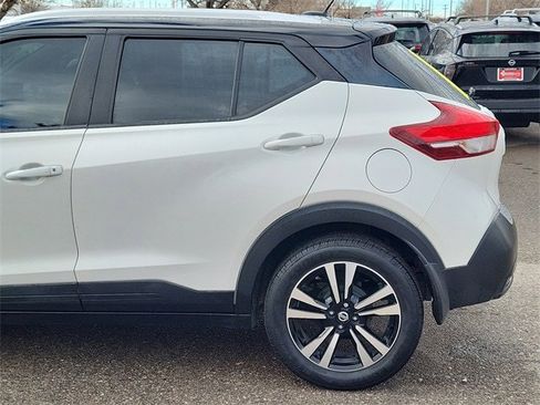 Used 2018 Nissan Kicks SV image 6