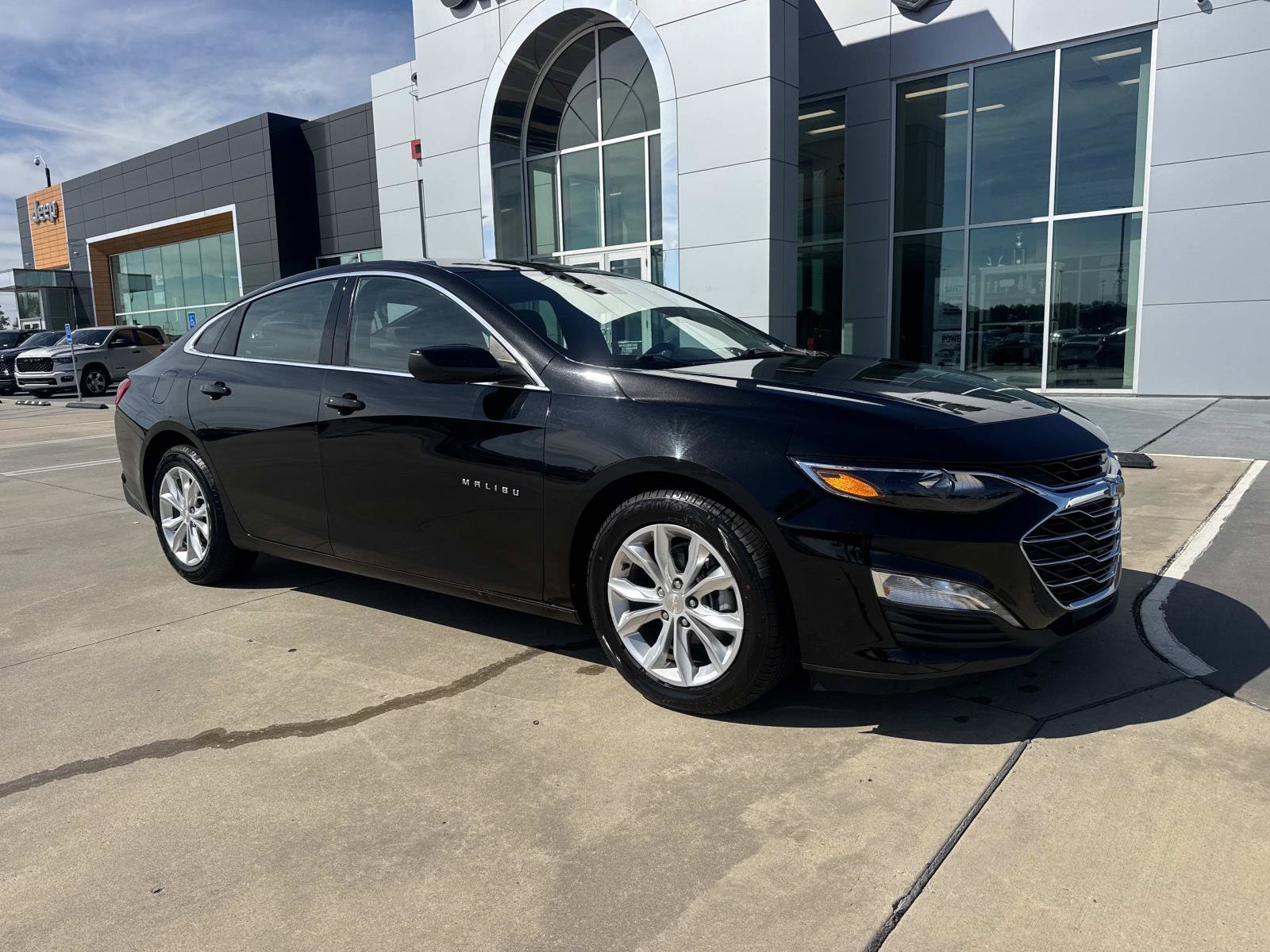 Used 2024 Chevrolet Malibu LT FWD image 1