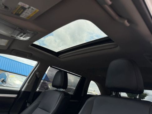 Used 2017 Toyota Highlander XLE AWD/4WD image 23