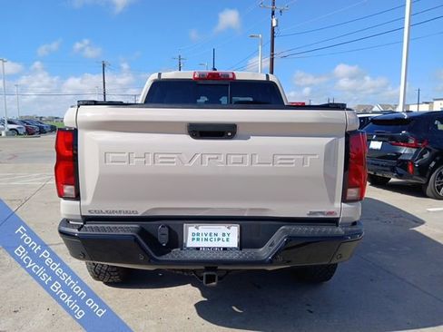 Used 2026 Chevrolet Colorado ZR2 w/ Technology Package image 8