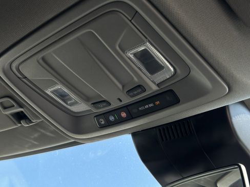 Used 2023 GMC Sierra 1500 Elevation image 17