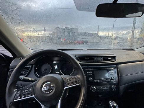 Used 2017 Nissan Rogue S image 18
