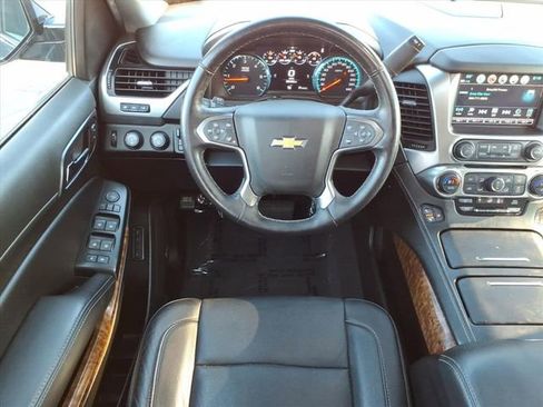 Used 2019 Chevrolet Suburban Premier image 18