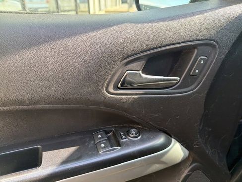 Used 2016 Chevrolet Colorado LT image 17