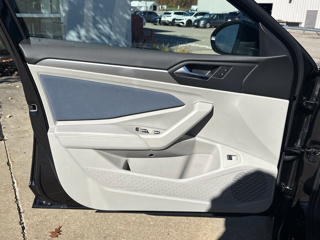 New 2027 Volkswagen Jetta SE FWD image 11
