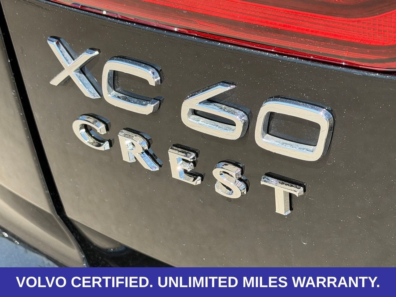 Certified 2026 Volvo XC60 B5 Plus AWD/4WD image 8