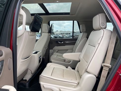 Used 2024 GMC Yukon Denali AWD/4WD image 15