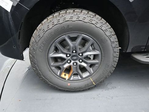 Used 2025 Ford Expedition Tremor image 9