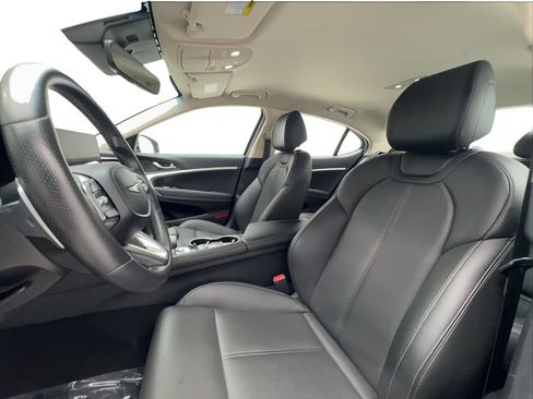 Used 2025 Genesis G70 2.5T RWD image 18