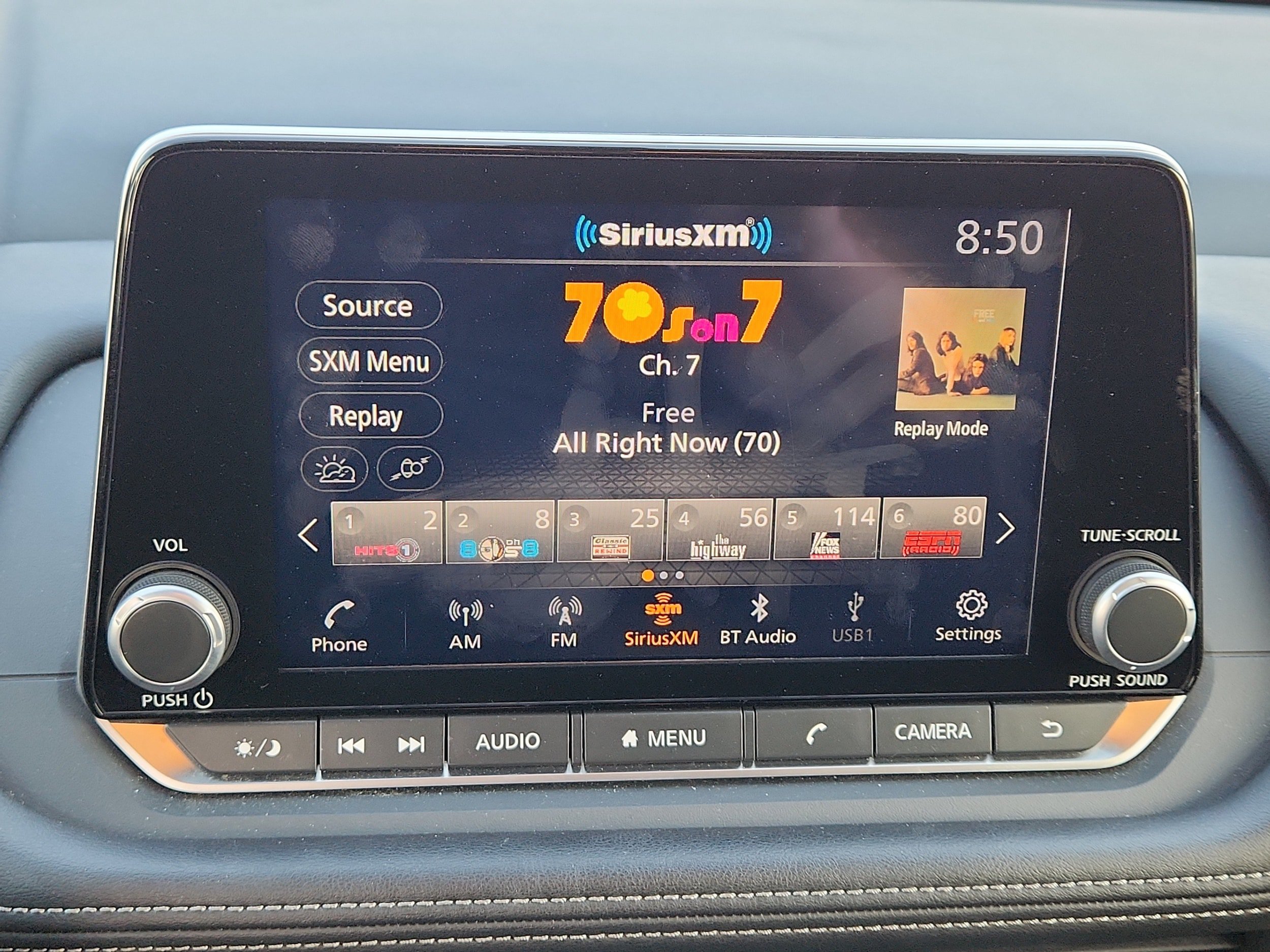 Used 2025 Nissan Rogue SV FWD image 13