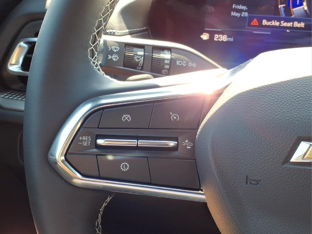 Certified 2025 Chevrolet Traverse LT FWD image 6