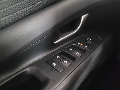 Used 2025 Hyundai Elantra SE FWD image 27