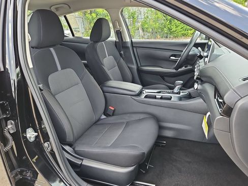 Used 2025 Nissan Sentra SV FWD image 31