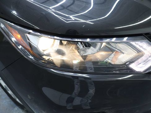 Used 2021 Nissan Rogue Sport SV AWD/4WD image 28