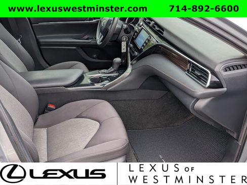 Used 2018 Toyota Camry LE FWD image 5