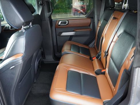Used 2023 Ford Bronco Outer Banks w/ Sasquatch Package AWD/4WD image 18