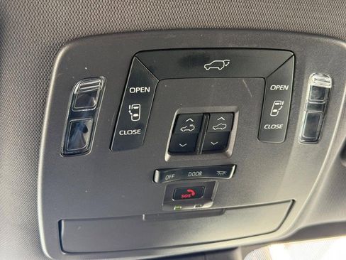 Used 2023 Toyota Sienna XSE image 30