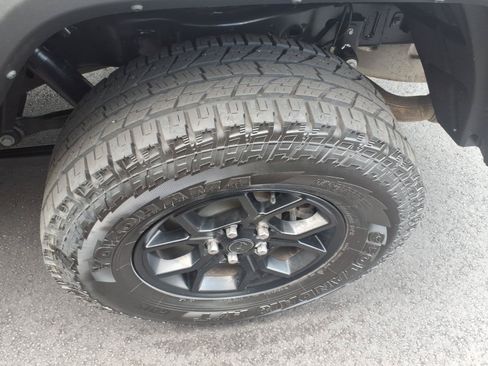 Used 2025 Jeep Gladiator Sport AWD/4WD image 6