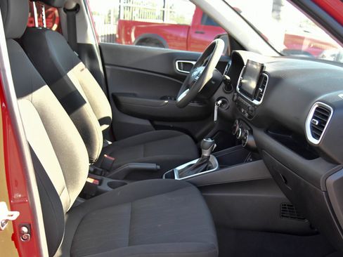 Used 2022 Hyundai Venue SE w/ Cargo Package FWD image 39