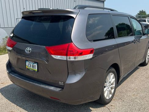 Used 2012 Toyota Sienna XLE AWD/4WD image 5
