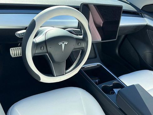 Used 2022 Tesla Model 3 Performance image 8