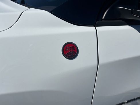 Used 2024 Jeep Compass Trailhawk image 19