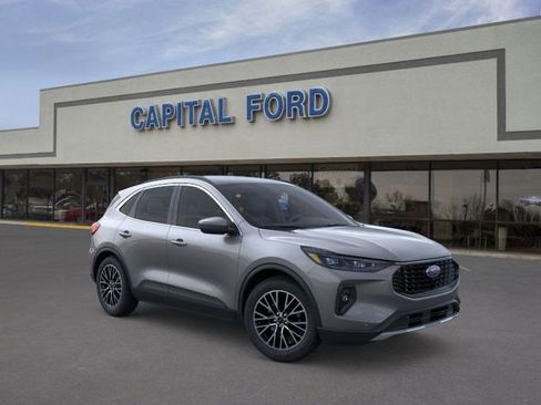 Used 2024 Ford Escape SE w/ PHEV Premium Package image 7