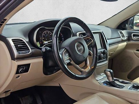 Used 2017 Jeep Grand Cherokee Limited AWD/4WD image 9
