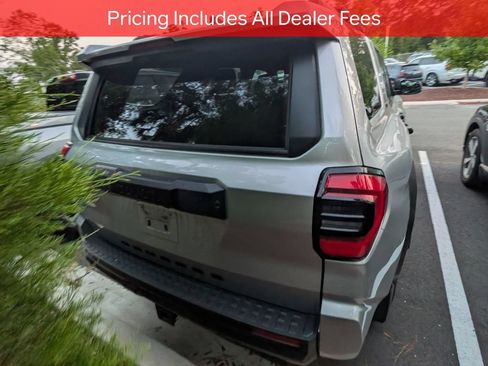 Used 2025 Toyota 4Runner SR5 AWD/4WD image 6