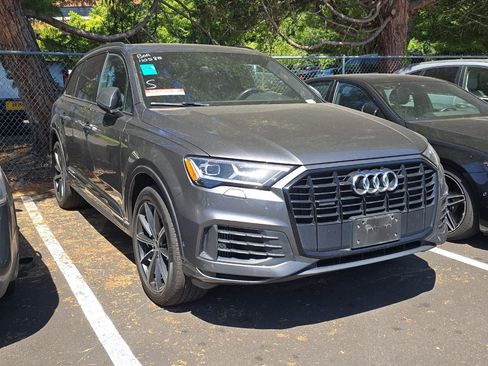 Used 2021 Audi Q7 3.0T Premium Plus w/ Premium Plus Package AWD/4WD image 2