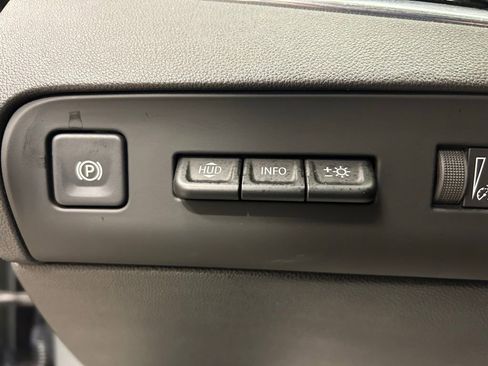 Used 2023 Buick Enclave Avenir w/ Avenir Technology Package image 15