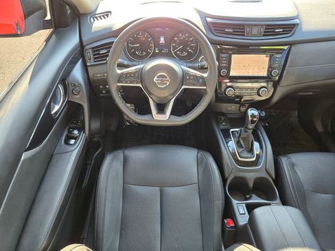 Used 2019 Nissan Rogue SL w/ Premium Package image 14