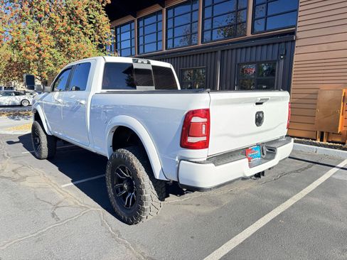 Used 2022 RAM 3500 Laramie AWD/4WD image 3