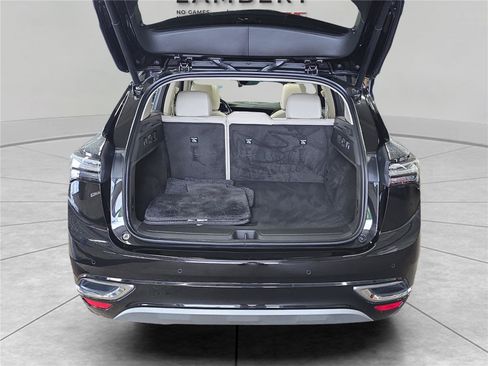 Used 2023 Buick Envision Avenir AWD/4WD image 13