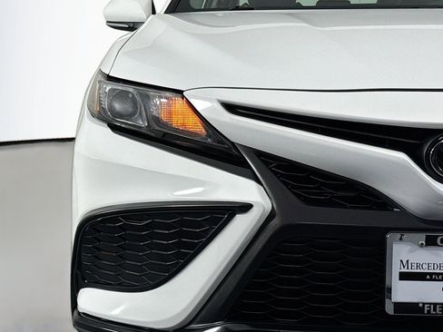 Used 2024 Toyota Camry SE FWD image 14