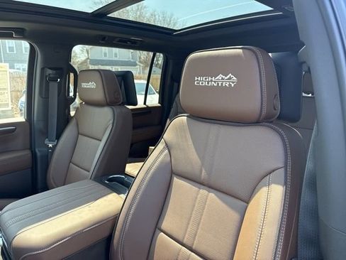 New 2026 Chevrolet Suburban High Country AWD/4WD image 21