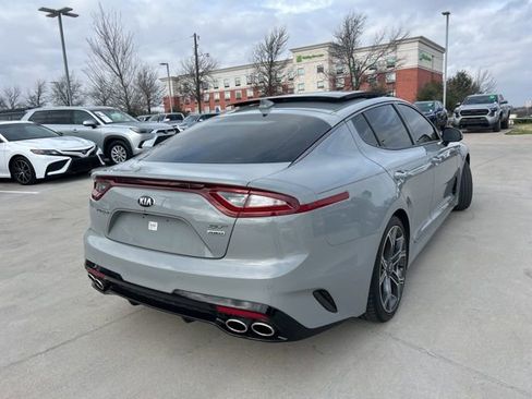 Used 2019 Kia Stinger GT2 image 3