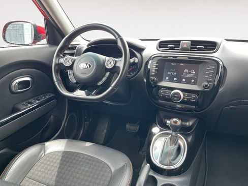 Used 2019 Kia Soul ! FWD image 10