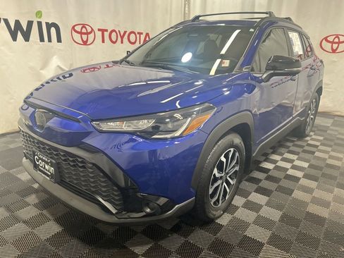 Used 2025 Toyota Corolla Cross AWD Hybrid image 3