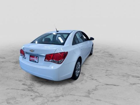Used 2013 Chevrolet Cruze LS FWD image 10