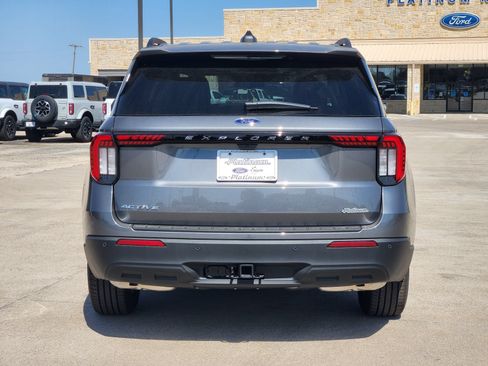 New 2026 Ford Explorer Active RWD image 8